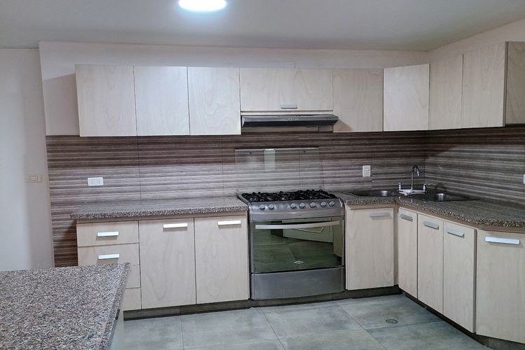 Apartamento en  Venta en Santa barbara central, Bogotá - Miniatura 2