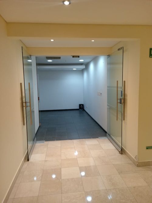 Oficina en  Arriendo en Santa Ana Centro Comercial Boutique, Bogotá - Miniatura 4