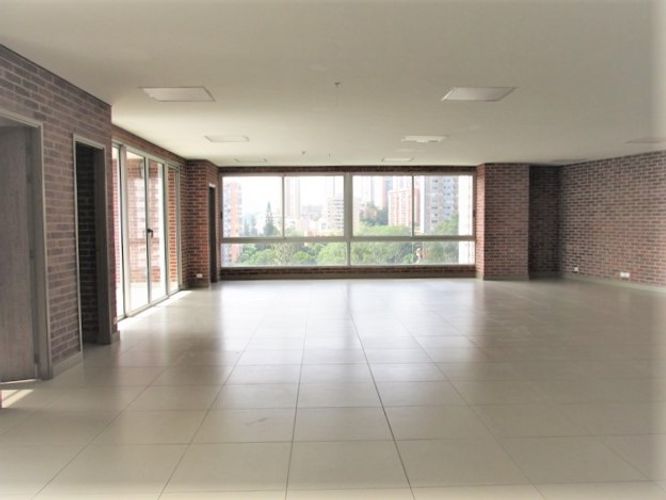 Oficina en  Arriendo en Castropol, Medellín - Imagen 1