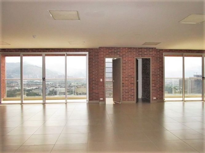 Oficina en  Arriendo en Castropol, Medellín - Miniatura 2