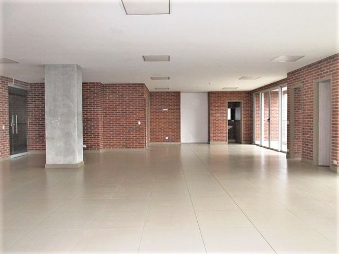 Oficina en  Arriendo en Castropol, Medellín - Miniatura 4