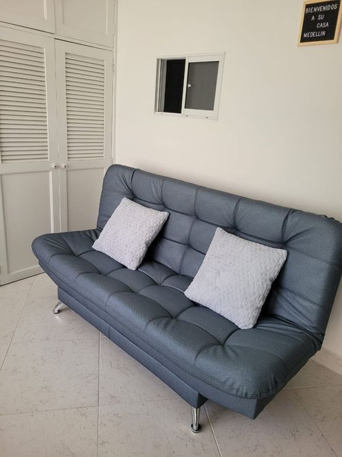Apartaestudio en  Arriendo en Florida nueva, Medellín - Miniatura 2