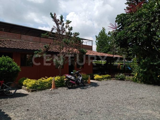 Edificio en  Arriendo en Santa elena, El cerrito - Miniatura 18