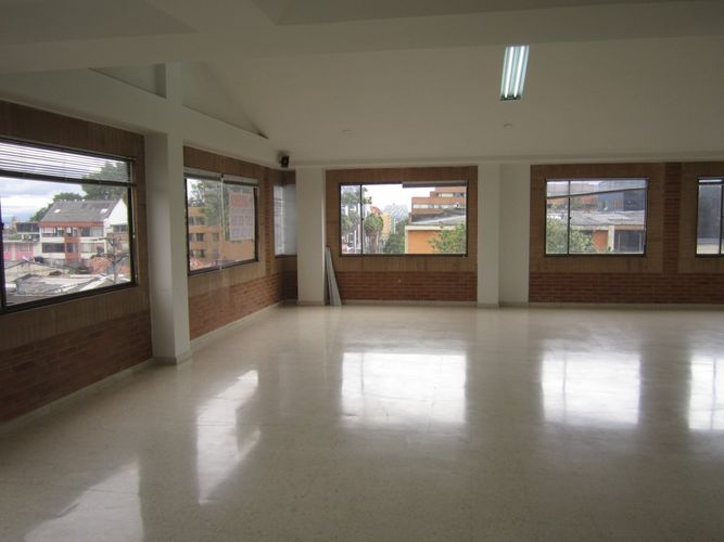 Edificio en arriendo en El Lago, Bogotá - Miniatura 4