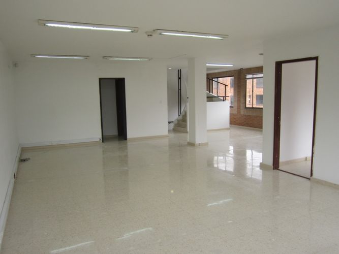 Edificio en arriendo en El Lago, Bogotá - Miniatura 10
