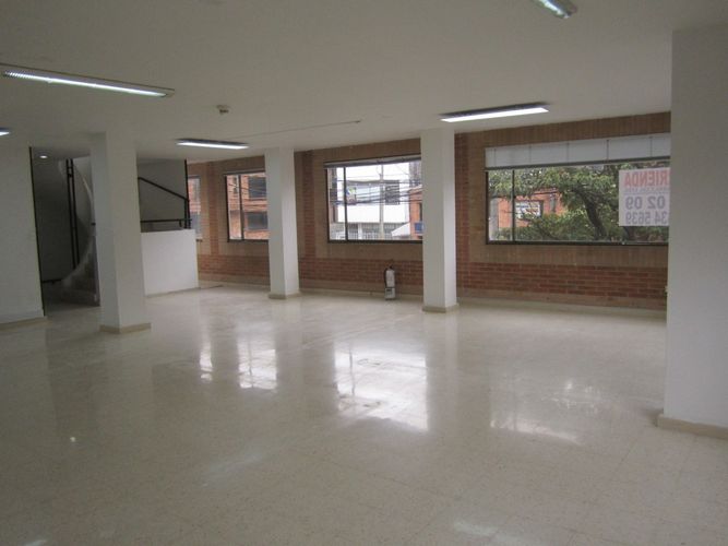Edificio en arriendo en El Lago, Bogotá - Miniatura 14