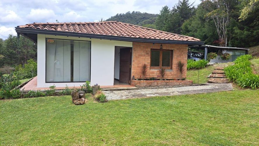 Finca en  Arriendo en Loma del Indio, Medellín - Imagen 1