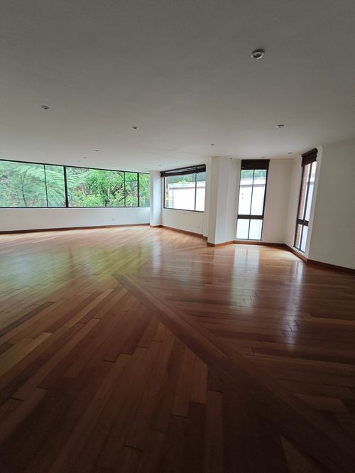 Apartamento en  Venta en Chico norte, Bogotá - Miniatura 2