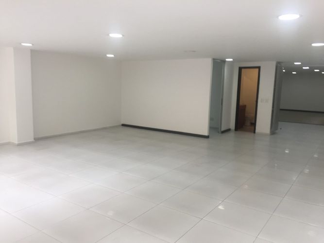 Oficina en  Arriendo en Chico norte, Bogotá - Miniatura 3