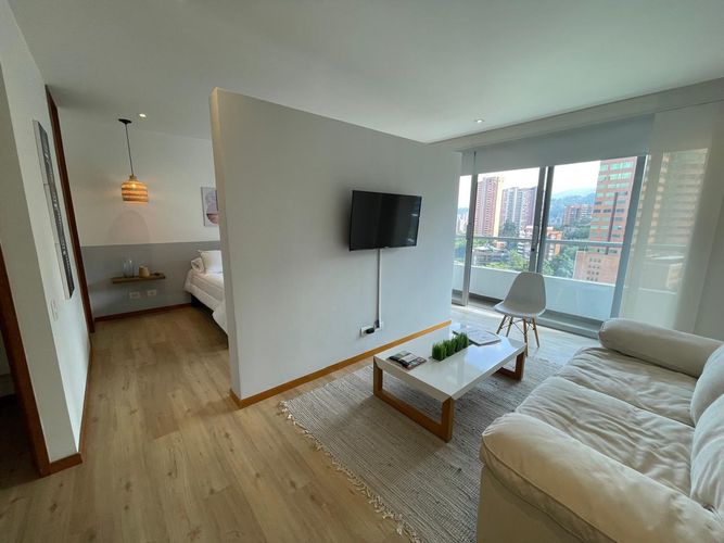 Apartaestudio en  Arriendo en El Poblado, Medellín - Imagen 1
