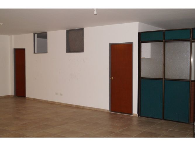 Edificio en  Venta en Orquideas, Bogotá - Miniatura 2