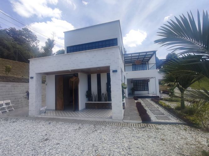 Finca en  Arriendo en Alto la compa�ia, San vicente - Miniatura 2
