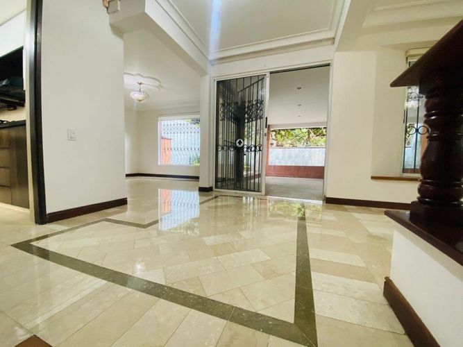 Casa en  Arriendo en San Lucas, Medellín - Miniatura 2