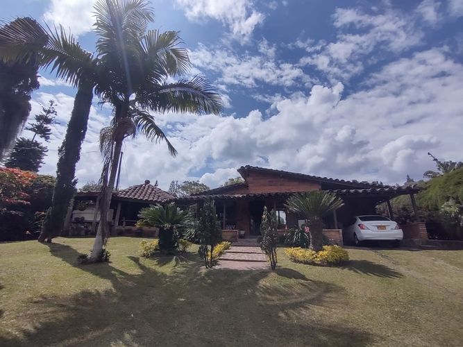Finca en  Arriendo en Hojas anchas, Guarne - Imagen 1