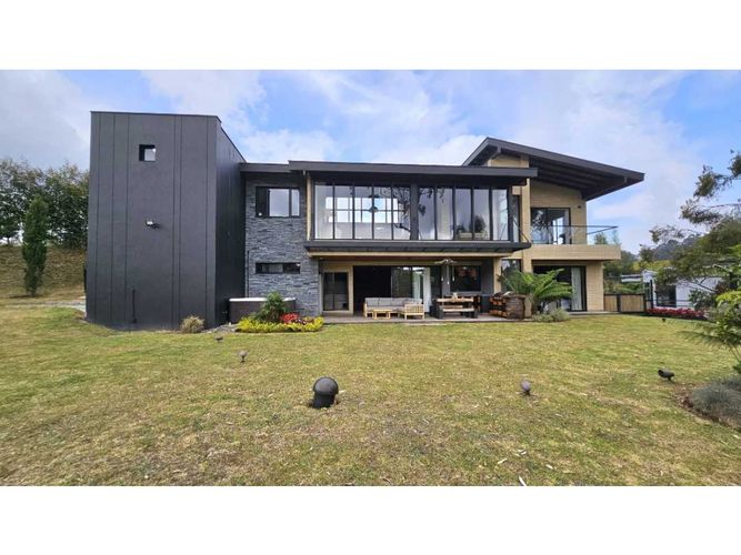 Casa en  Venta en Las Palmas, Envigado - Imagen 1