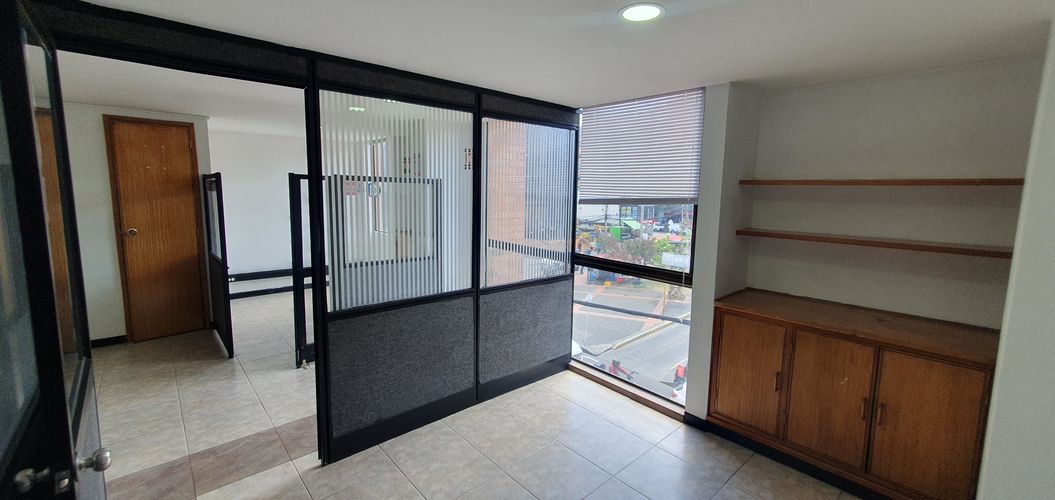 Oficina en venta en El Lago, Bogotá - Miniatura 24