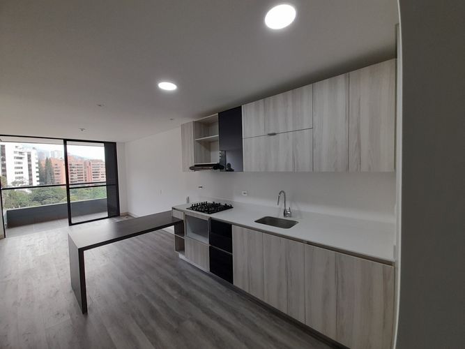 Apartaestudio en  Arriendo en El tesoro, Medellín - Miniatura 2