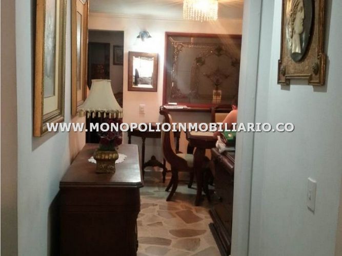 Apartaestudio en  Arriendo en Laureles, Medellín - Imagen 1