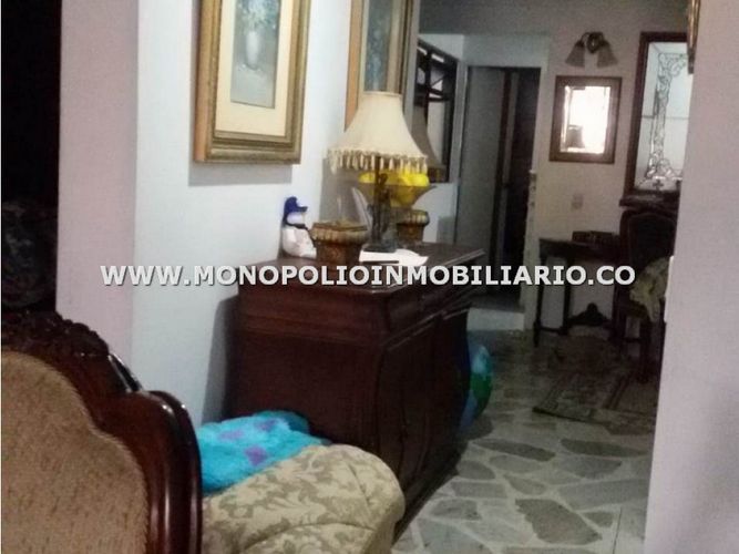 Apartaestudio en  Arriendo en Laureles, Medellín - Miniatura 2