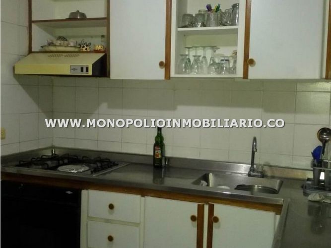 Apartaestudio en  Arriendo en Laureles, Medellín - Miniatura 4
