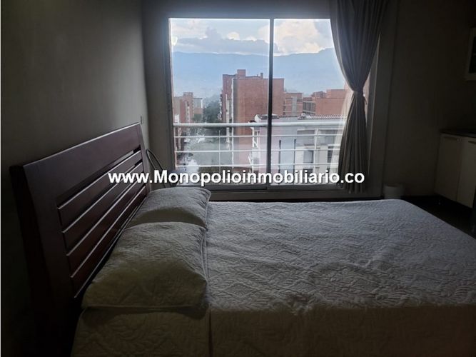 Apartaestudio en  Arriendo en Laureles, Medellín - Miniatura 3