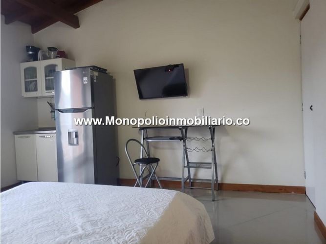 Apartaestudio en  Arriendo en Laureles, Medellín - Miniatura 4