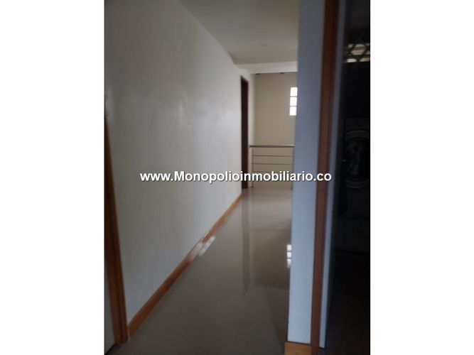 Apartaestudio en  Arriendo en Laureles, Medellín - Miniatura 5