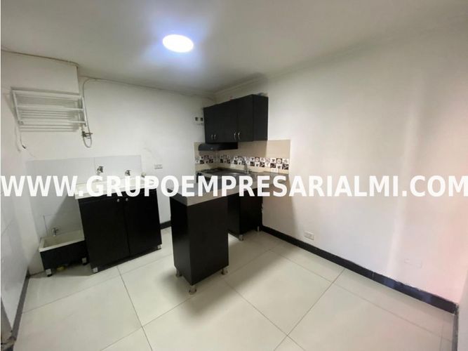 Apartaestudio en  Arriendo en Los colores, Medellín - Miniatura 3