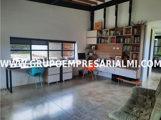 Apartaestudio en  Arriendo en Santa Elena, Medellín - Miniatura 5