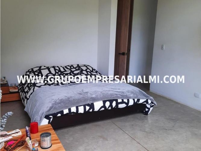 Apartaestudio en  Arriendo en Santa Elena, Medellín - Miniatura 6