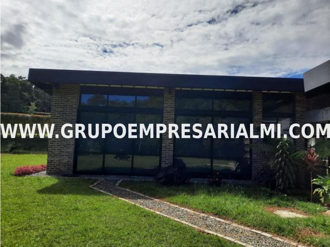 Apartaestudio en  Arriendo en Santa Elena, Medellín - Miniatura 13