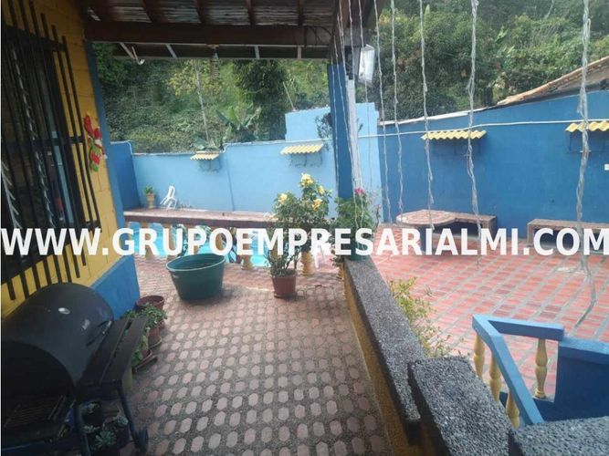 Apartaestudio en  Venta en Centro, Girardota - Imagen 1