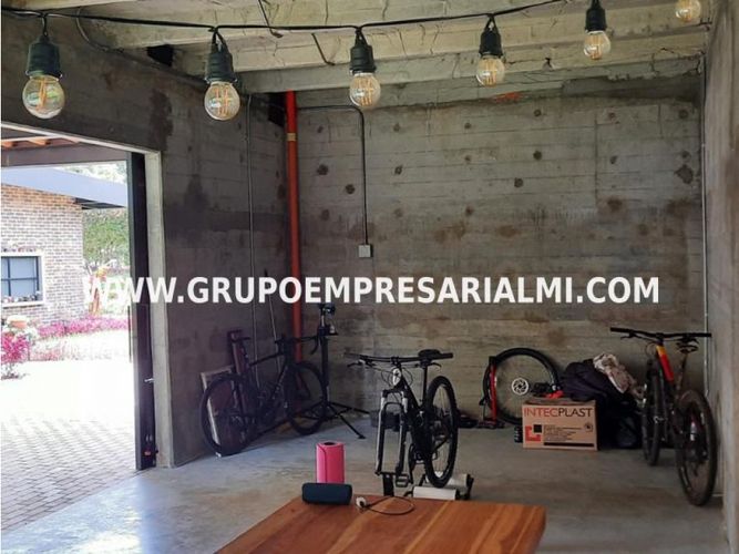 Apartaestudio en  Arriendo en Santa Elena, Medellín - Miniatura 19