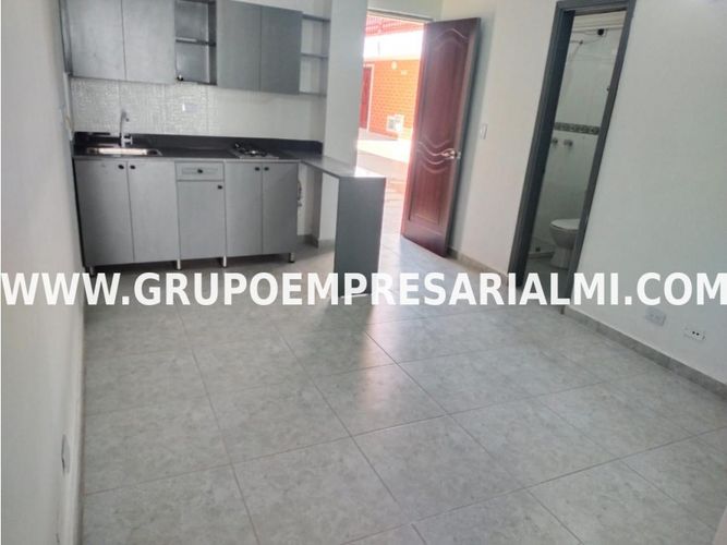 Apartaestudio en  Arriendo en Boston, Medellín - Imagen 1