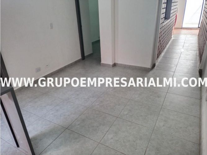 Apartaestudio en  Arriendo en Boston, Medellín - Miniatura 3