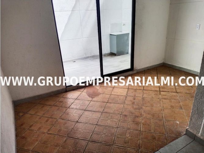 Apartaestudio en  Arriendo en Boston, Medellín - Miniatura 4