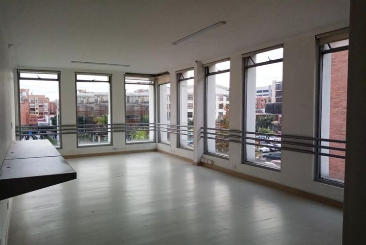 Oficina en venta en Santa Barbara, Bogotá - Imagen 1