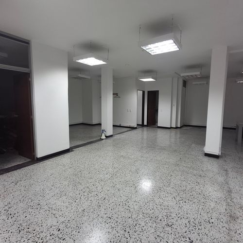 Edificio en  Arriendo en Bogotá, d.c., Bogotá - Miniatura 3