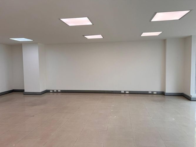 Oficina en  Arriendo en Santa Barbara, Bogotá - Miniatura 2