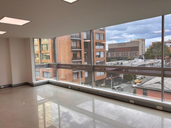 Oficina en  Arriendo en Santa Barbara, Bogotá - Miniatura 3