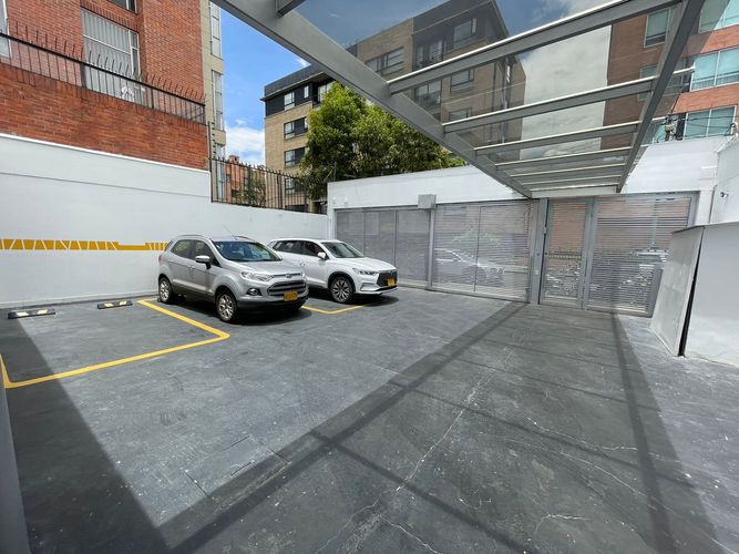 Oficina en  Arriendo en Santa Barbara, Bogotá - Miniatura 24