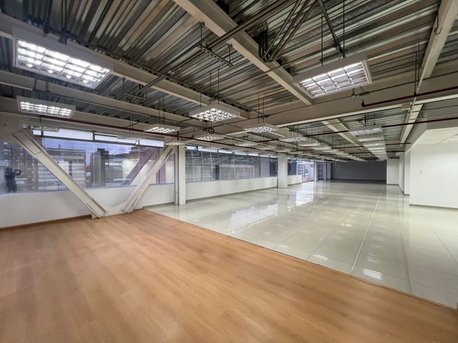 Edificio en  Arriendo en La castellana, Bogotá - Imagen 1