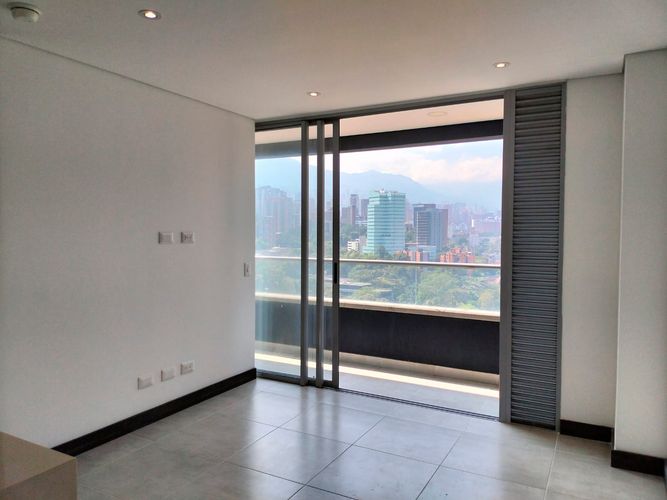 Apartaestudio en  Arriendo en Ciudad del Río, Medellín - Miniatura 3