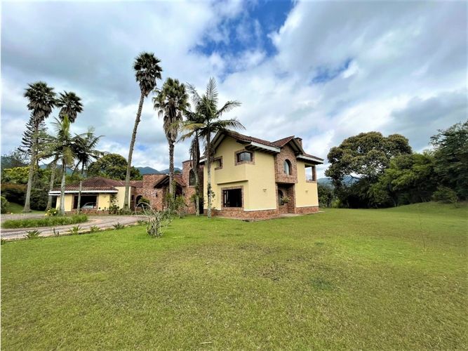 Finca en  Arriendo en Los salados, El Retiro - Miniatura 2