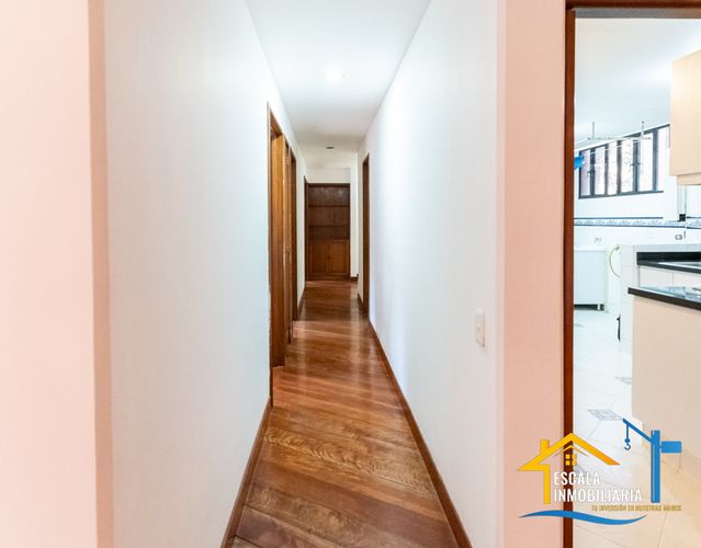 Apartamento en  Venta en Niza, Bogotá - Miniatura 4