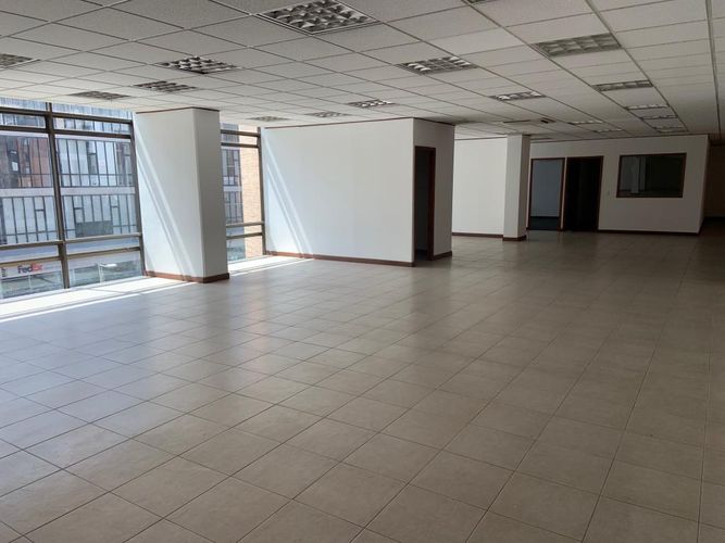 Oficina en  Arriendo en Chico norte, Bogotá - Miniatura 2