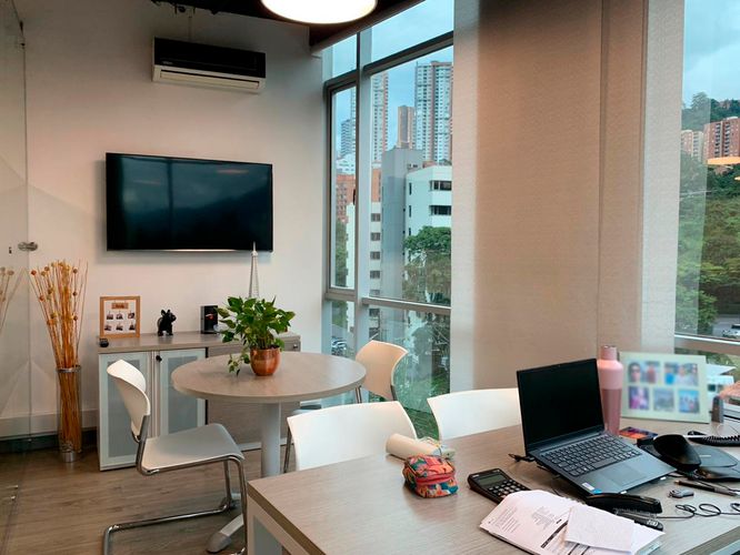 Oficina en  Arriendo en El Poblado, Medellín - Miniatura 3
