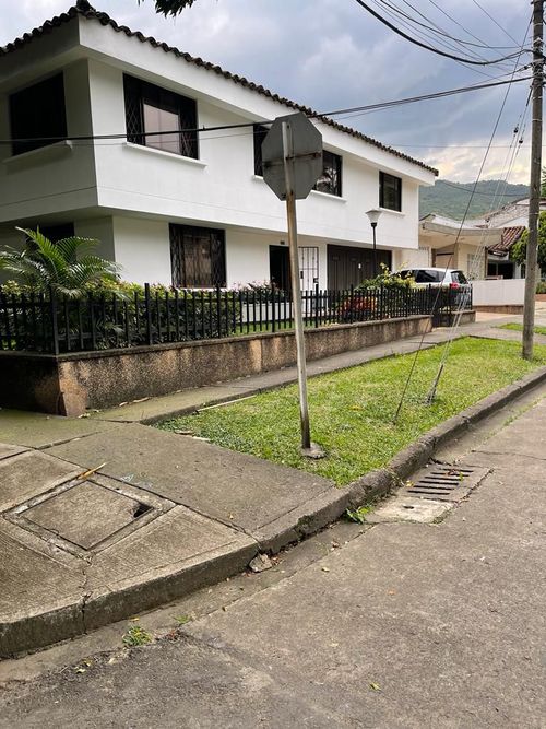 Casa en  Arriendo en Urbanizacion la flora, Cali - Miniatura 2