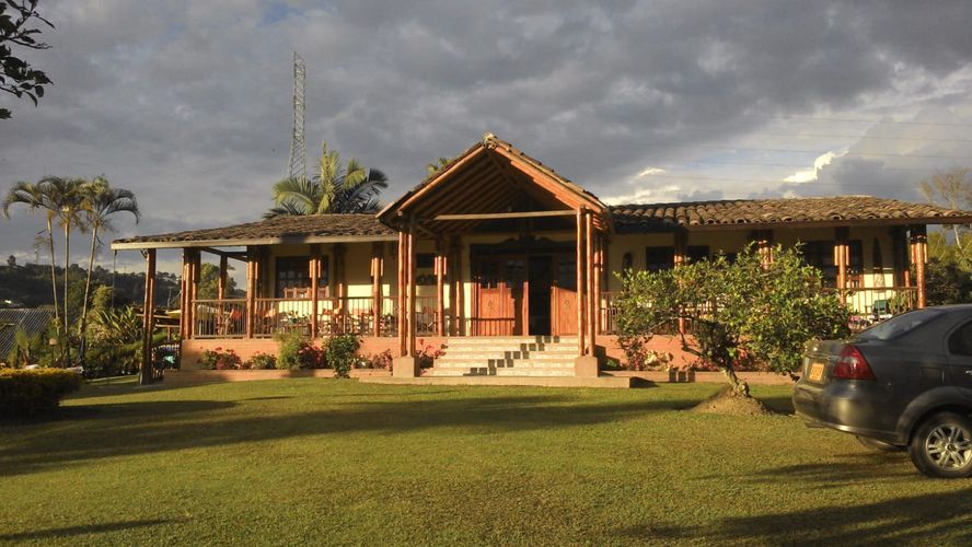 Finca en arriendo en Villamaria - Miniatura 3
