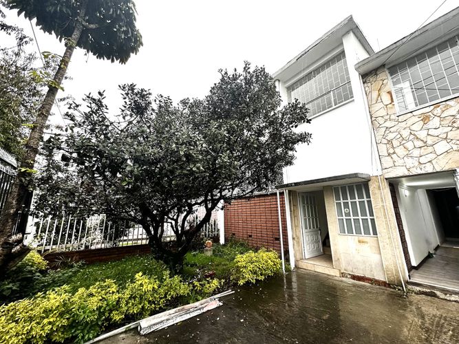 Oficina en  Venta en Alcazares, Bogotá - Imagen 1